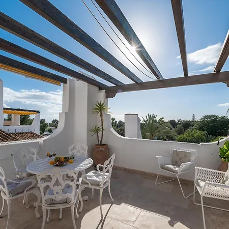 Modern 3 Bdrm With Sea Views & Pool Newly Renovated