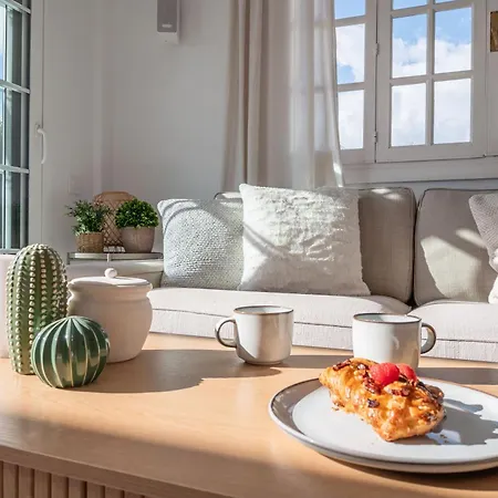 Modern 3 Bdrm With Sea Views & Pool Newly Renovated Appartement