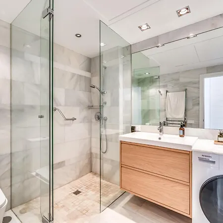 Modern 3 Bdrm With Sea Views & Pool Newly Renovated * 마르베야