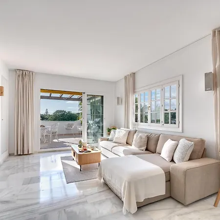 公寓 Modern 3 Bdrm With Sea Views & Pool Newly Renovated 马尔韦利亚