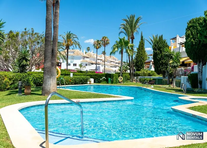 דירה Modern 3 Bdrm With Sea Views & Pool Newly Renovated *