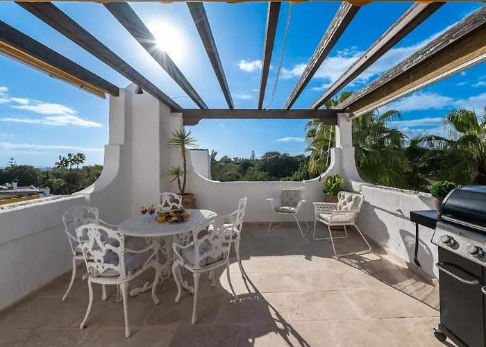 דירה Modern 3 Bdrm With Sea Views & Pool Newly Renovated *