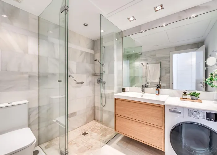 Modern 3 Bdrm With Sea Views & Pool Newly Renovated * מארבלה