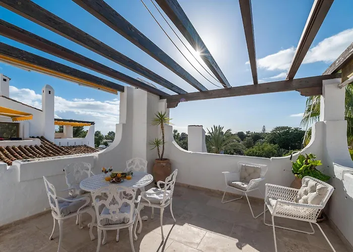 Modern 3 Bdrm With Sea Views & Pool Newly Renovated