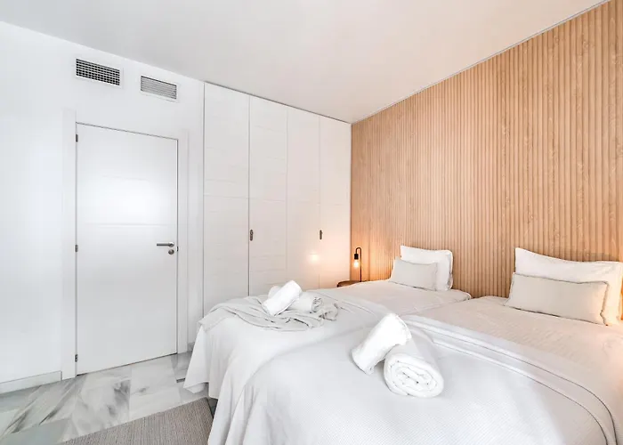 דירה Modern 3 Bdrm With Sea Views & Pool Newly Renovated מארבלה