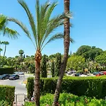 Modern 3 Bdrm With Sea Views & Pool Newly Renovated