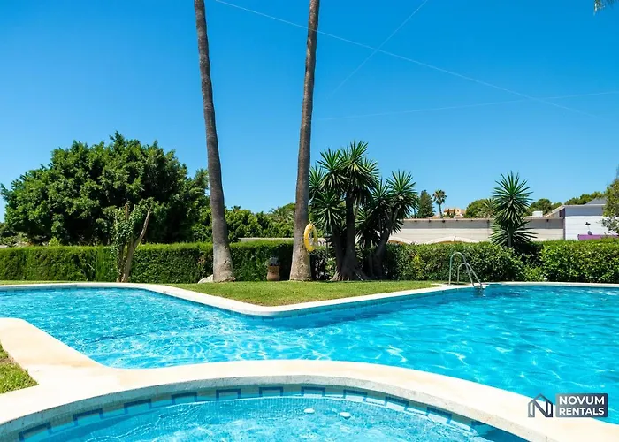 Modern 3 Bdrm With Sea Views & Pool Newly Renovated *