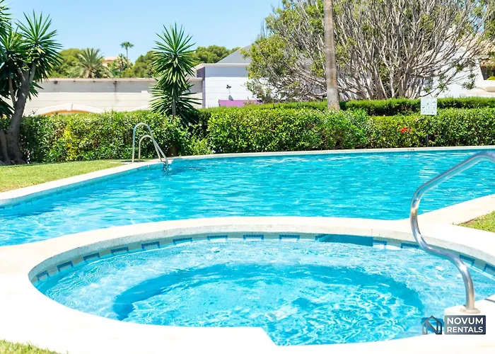 Modern 3 Bdrm With Sea Views & Pool Newly Renovated Апартаменти *