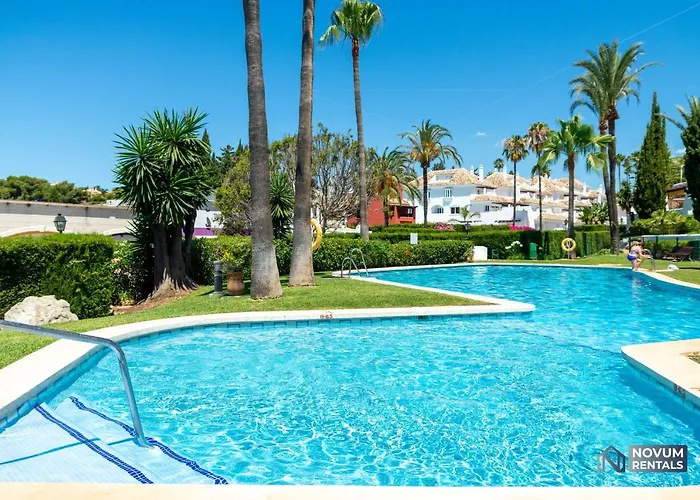 Апартаменти Modern 3 Bdrm With Sea Views & Pool Newly Renovated *