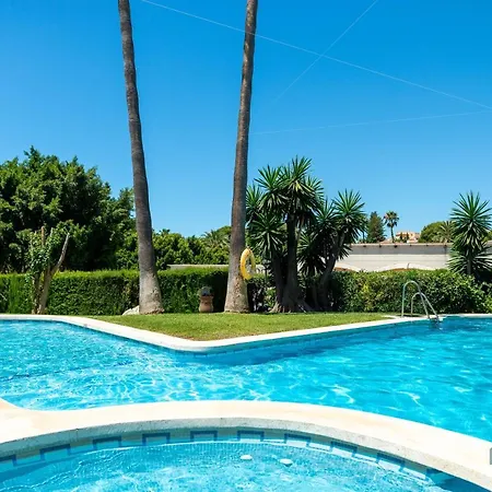 Modern 3 Bdrm With Sea Views & Pool Newly Renovated *