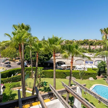 Modern 3 Bdrm With Sea Views & Pool Newly Renovated