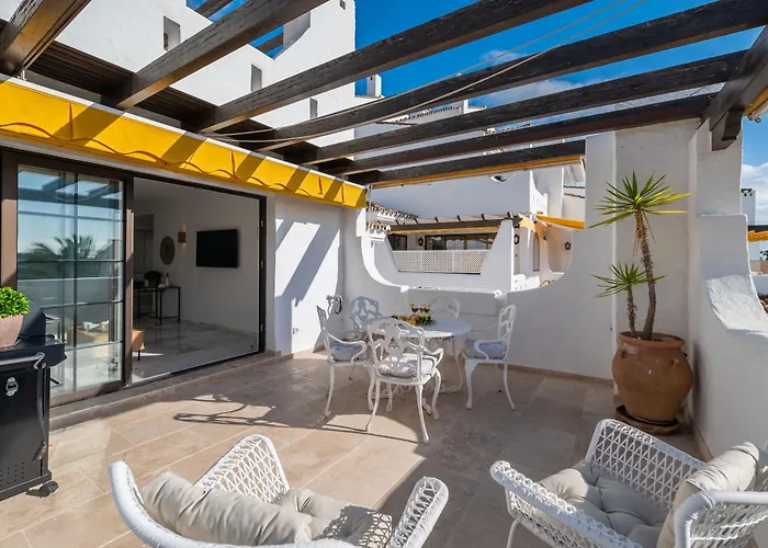 Appartamento Modern 3 Bdrm With Sea Views & Pool Newly Renovated